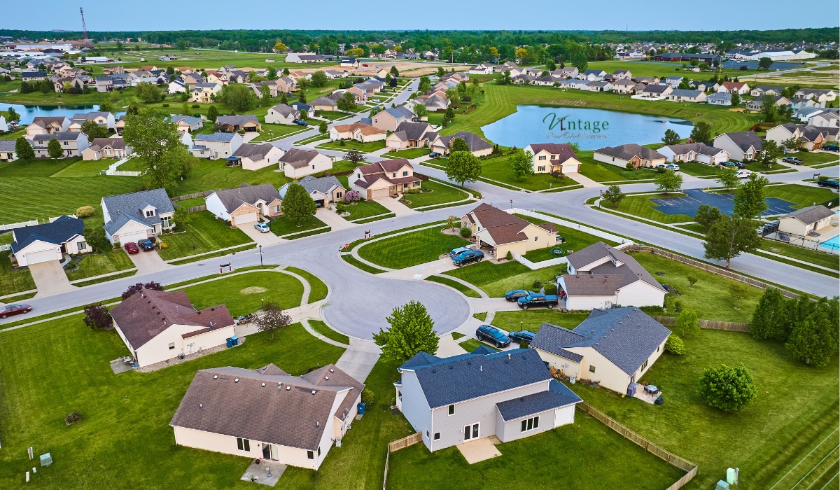 Questions to Ask Before Buying an Investment Property in an HOA Community in Florida